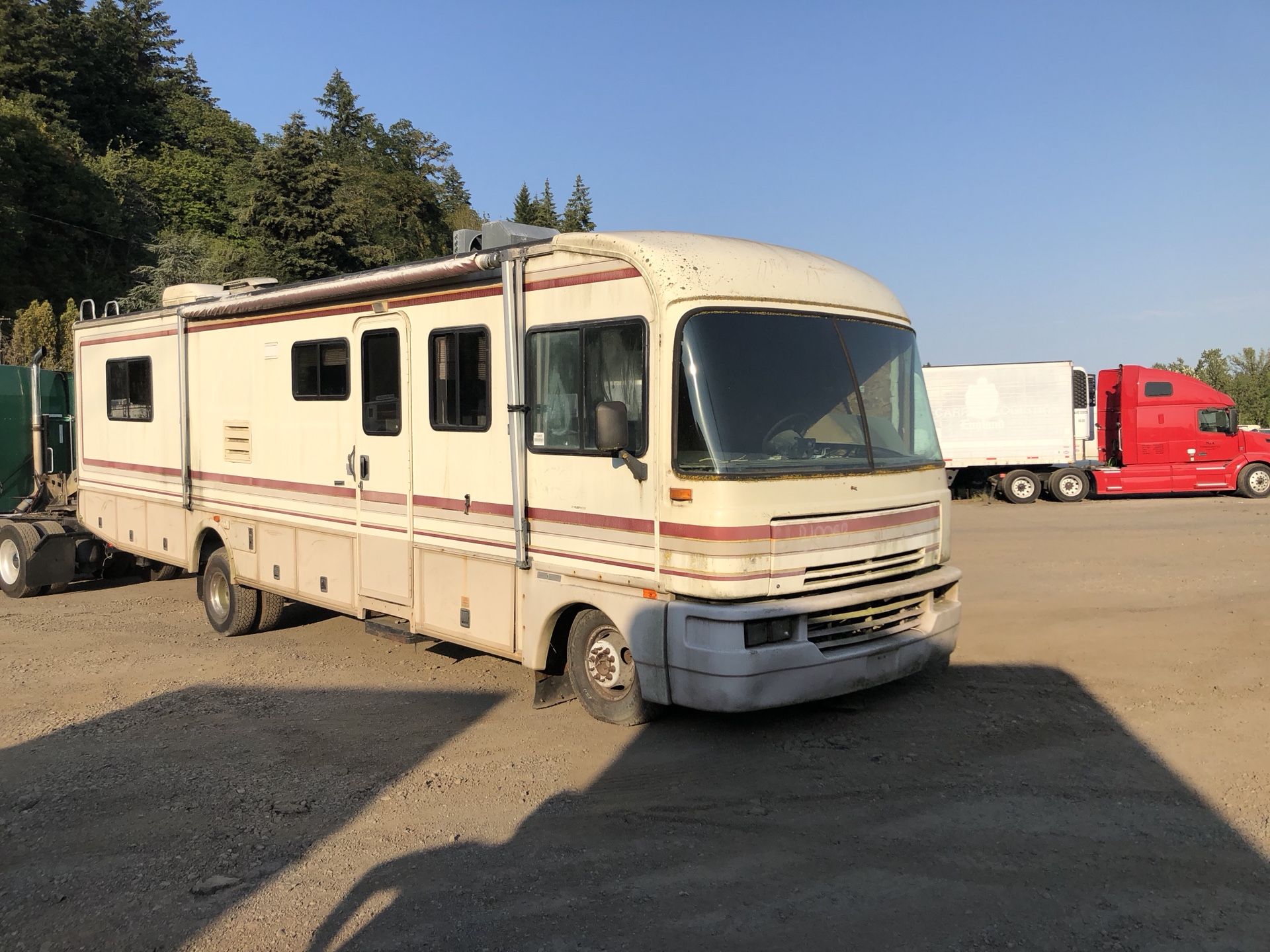 1995 Fleetwood Bounder RV motorhome only 17k miles for Sale in Portland