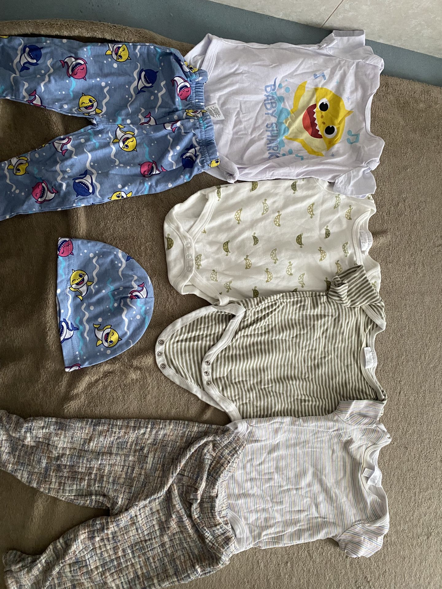 6 To 9 Months Bby Clothes