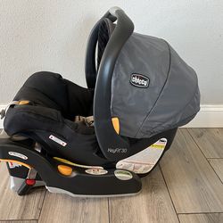 Chicco KeyFit 30 Infant Car Seat W/ Base exp. November 2030