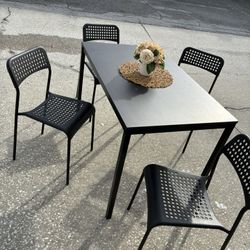 Dining Table W/4 Chairs