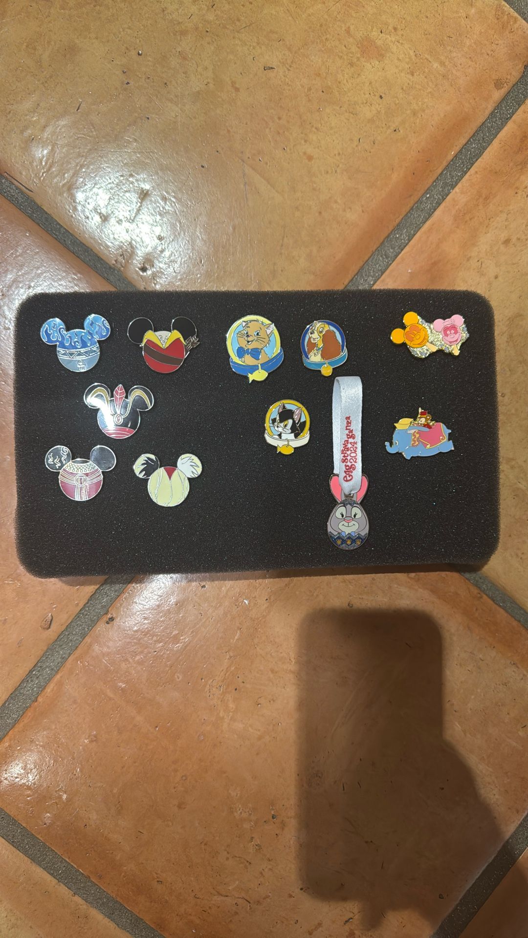 Disney Pins - Cruella Dumbo Zootopia Mickey