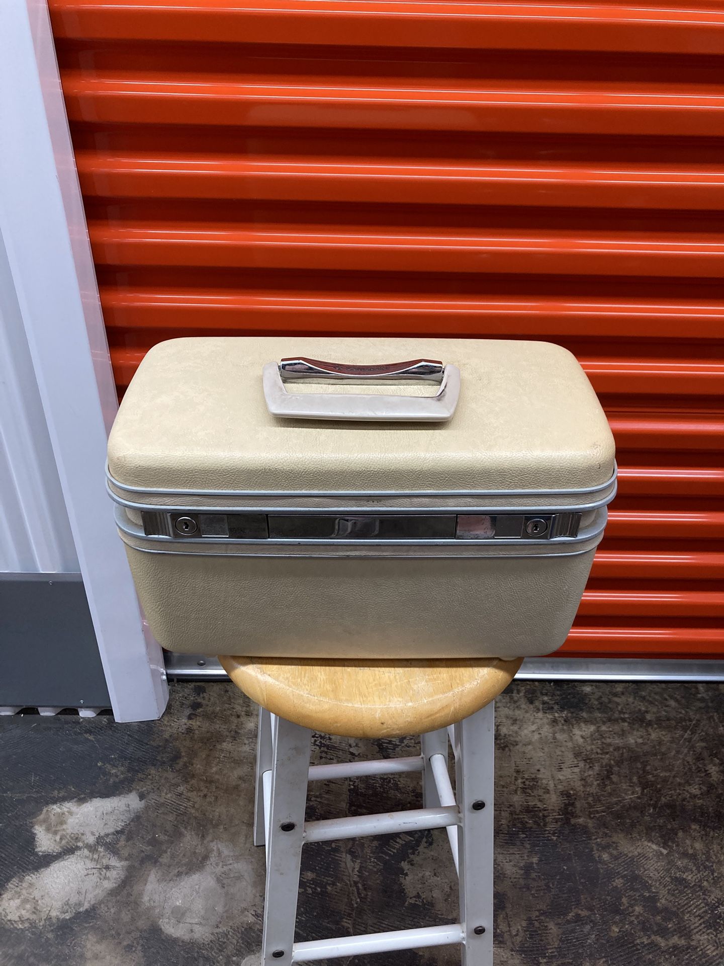 Vintage Samsonite Silhouette Carry On