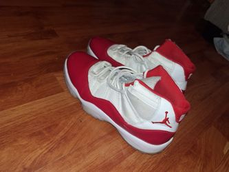 JORDAN 11s  CHERRY