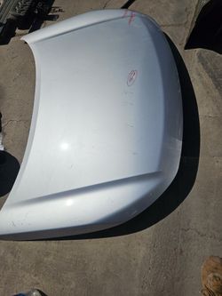 Nissan Pathfinder hood Oem