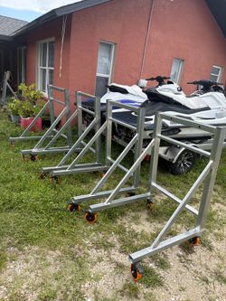 stand for outboard engines