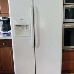 Refrigerator By Frigidaire 
