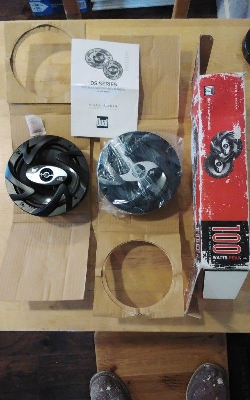 Brand New 02 Speakers Inbox 100 Watts loud & Clear . 