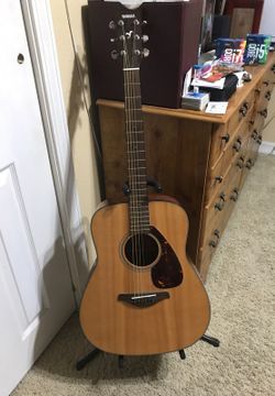 Yamaha FG700S Acoustic Guitar