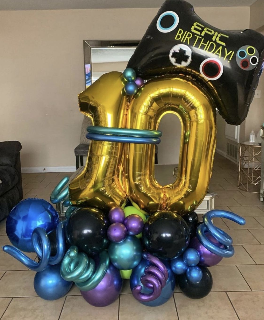 10th Birthday Balloon Bouquet Arrangement 🎮