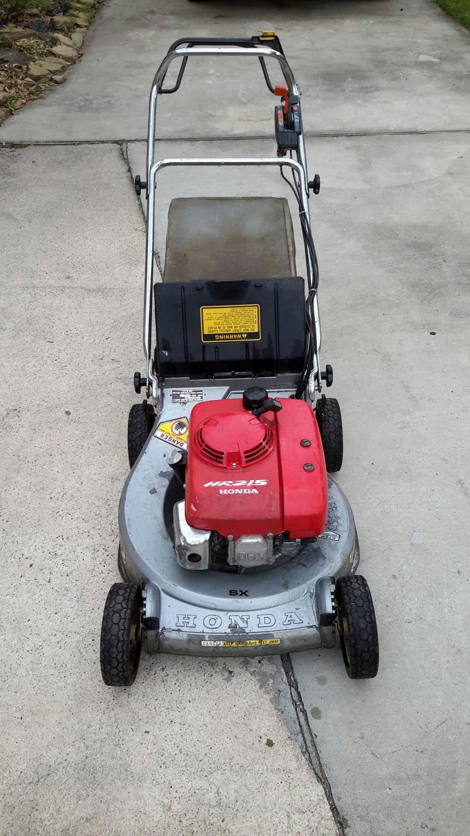 Honda self propelled lawn mower with bag model hr215 aluminum deck runs