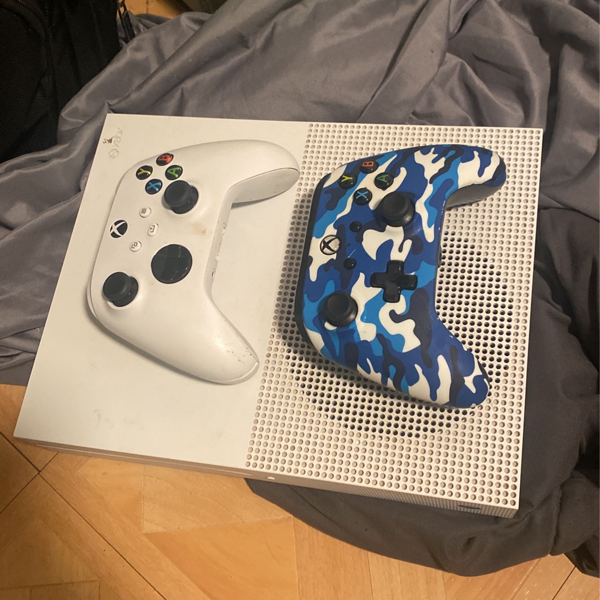 Xbox One S Come With Account Two Controls Nd Games