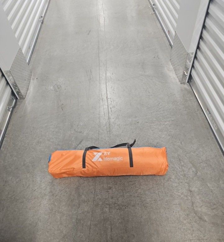 ZYLifemagic Pop Up Orange 4 Person 4 Season Family Tent with 2 Doors, 2 Windows, Automatic Setup, Waterproof, Windproof, Anti-UV, Includes Stakes, Guy