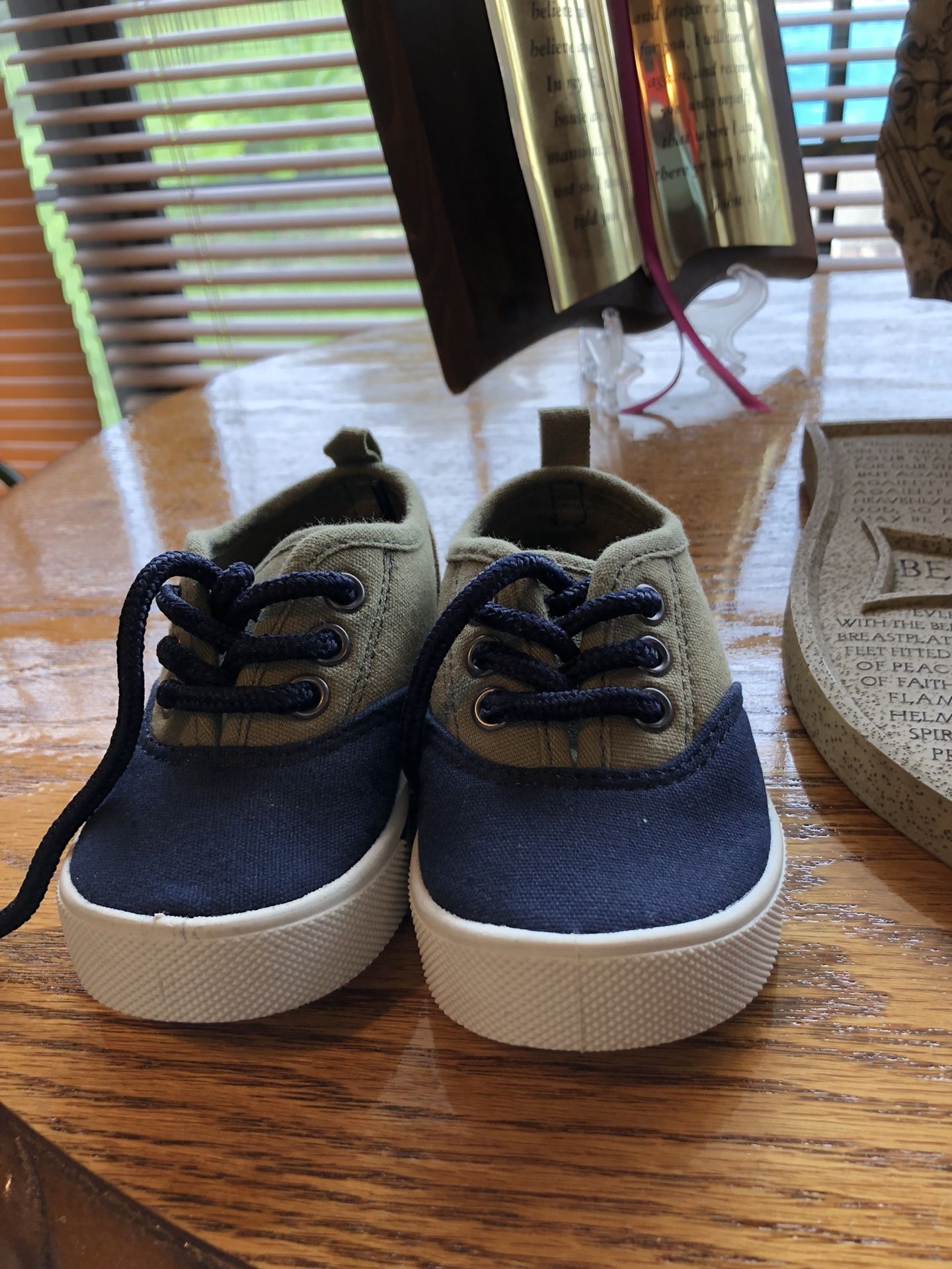Toddler shoes Oshkosh