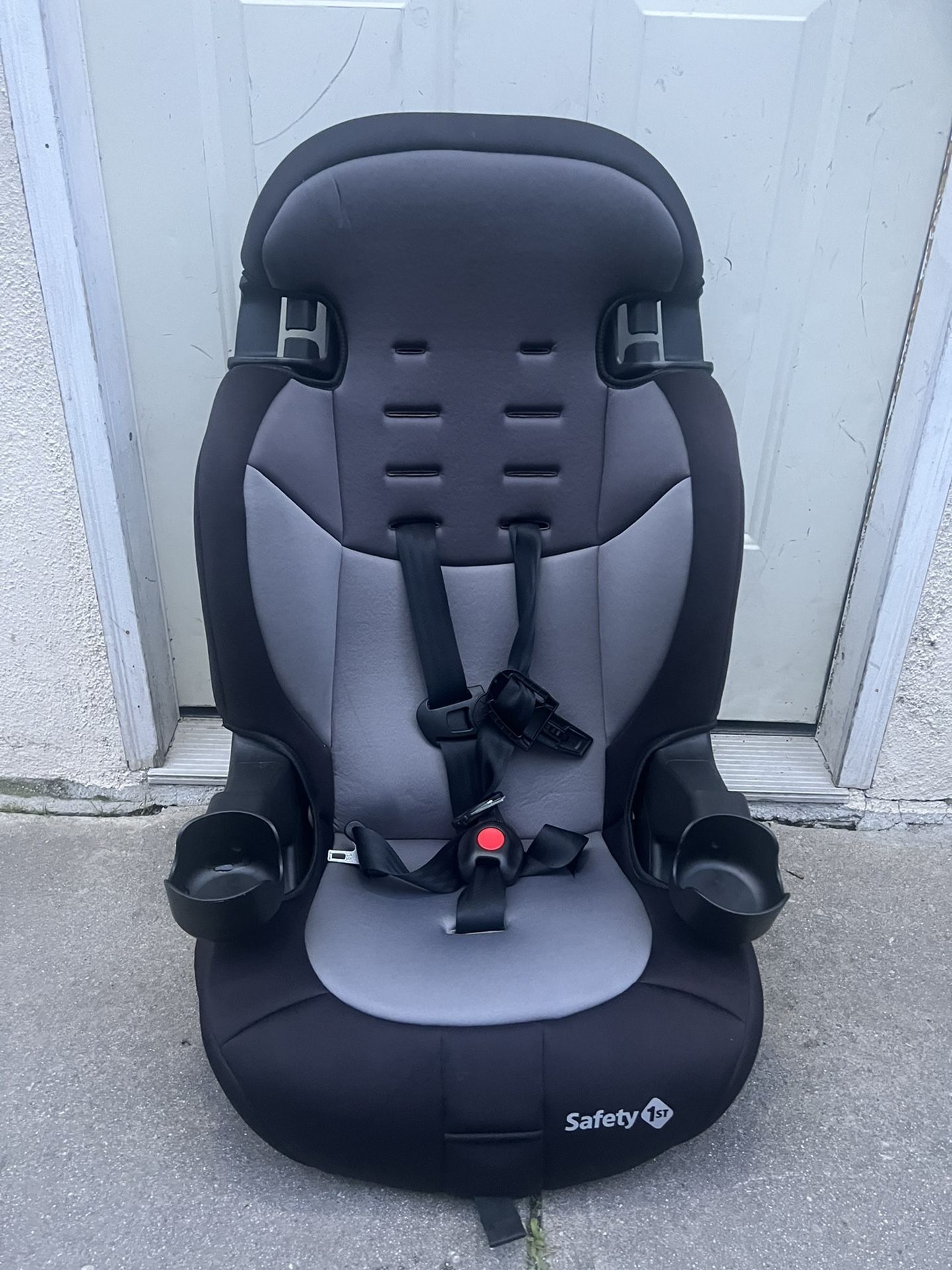 SAFETY 1st Grand 2-in-1 Booster Car Seat 30-65 lbs EXPIRES IN 2031 (Good condition) PICK UP IN CORNELIUS