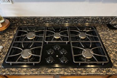 GE 36″ Gas Cooktop stove