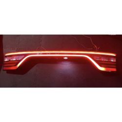 OEM DODGE DURANGO 14-22 REAR TRUNK TAILGATE CENTER LED TAILLIGHT LAMP W/ CAMERA