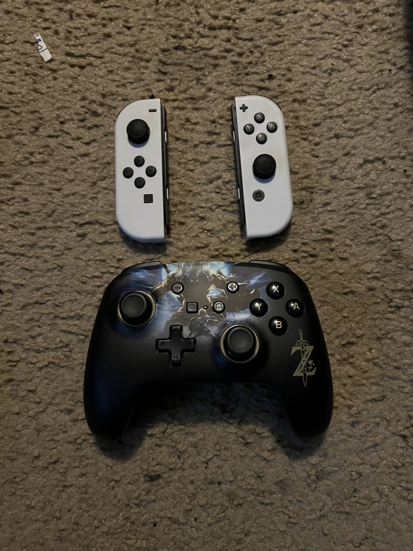 Joycons And Zelda Wireless Controllers