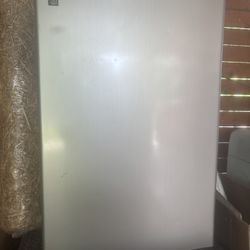 Mini Fridge  - GE 