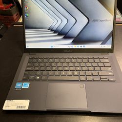 ASUS Laptop (844385-1)