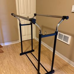 Adjustable Double-Bar Clothing Rack – Heavy Duty & Portable