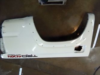 Toyota Tacoma 2022  left quarter panel