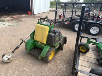 636m John deer Stand on zero turn