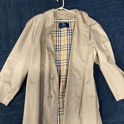 2021 Burberry Men's Trench Coat(L)