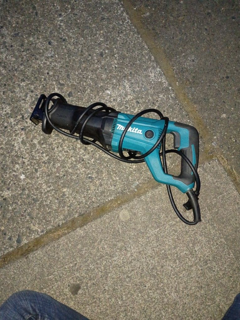 Makita Sawsall