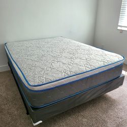 NEW QUEEN-SIZE PILLOW TOP MATTRESS AND BOX SPRING