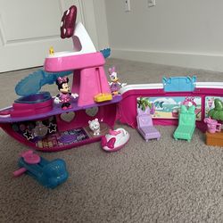 Minnie Mouse Yacht