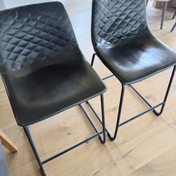 Set of 2 Modern Black Bar Stools – Metal Frame”