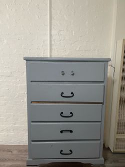 Gray Painted Wood 5-Drawer Dresser