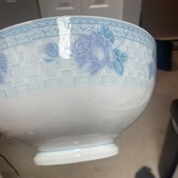 4 Chang’s White Porcelain Bowls 