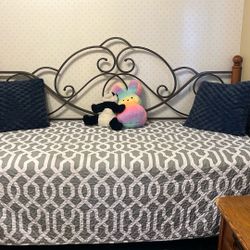 Trundle Day Bed 