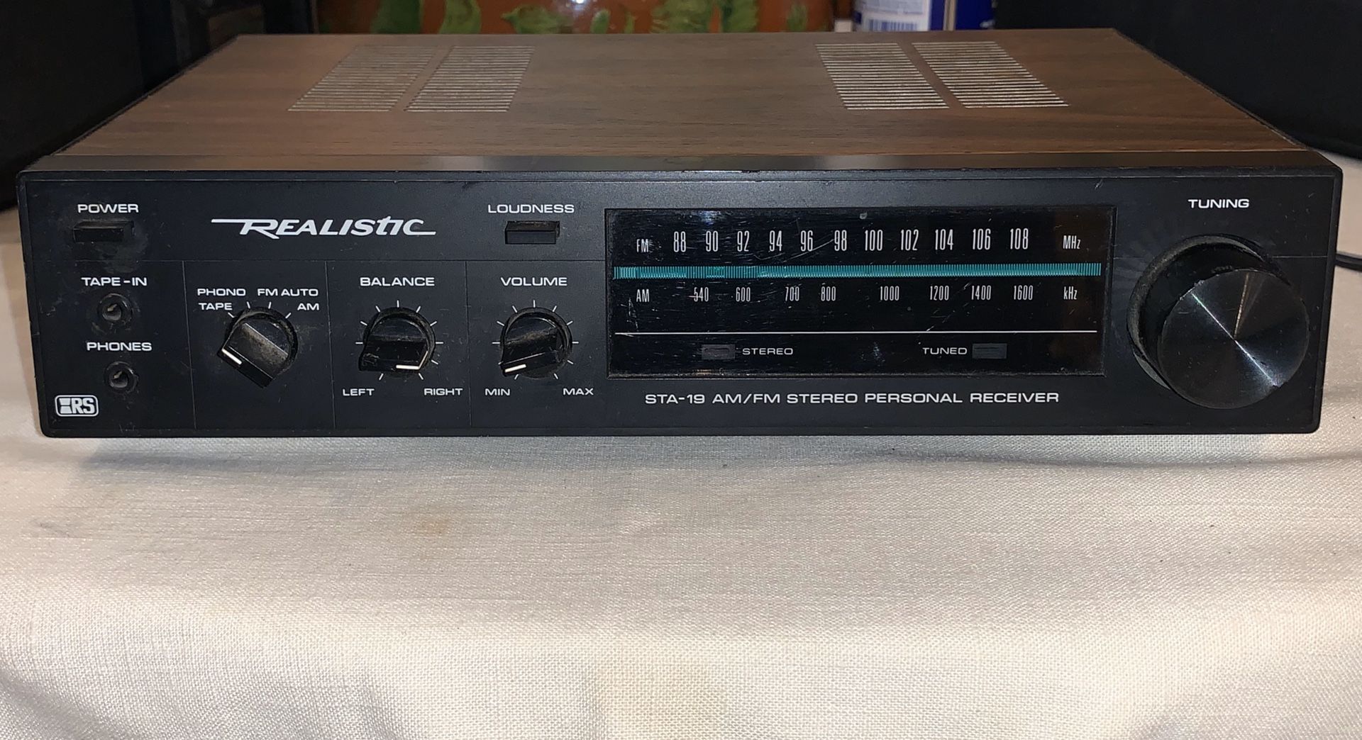 Vintage Realistic STA-19 AM/FM Personal Receiver