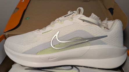 Nike downshifter 13 Size 10 women