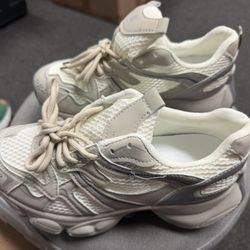 Comfortable and breathable women's casual sports shoes New Size: 7.5-8