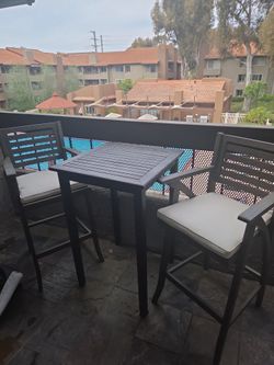 Outdoor pub table with 2 chairs
