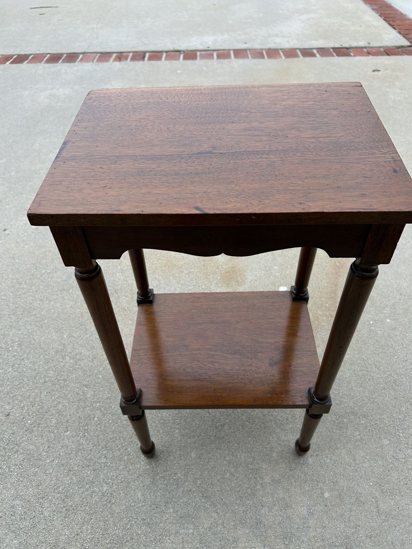 Vintage Federal Style Side Table