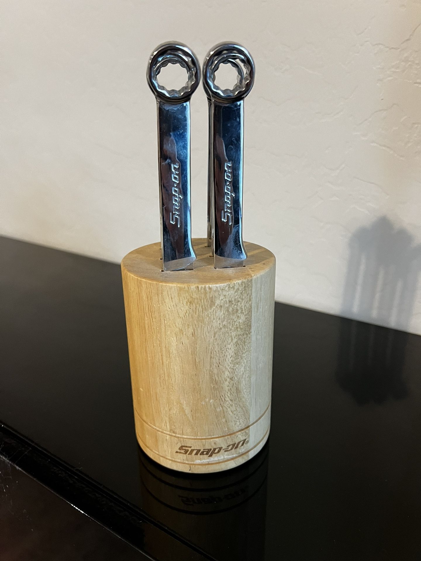 Snap-On Steak Knife Set W/ Wood Block