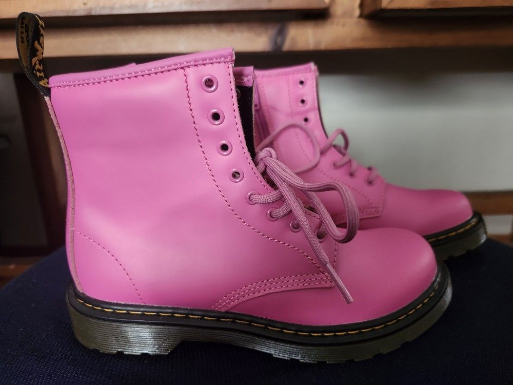 NEW - Hot Pink Dr. Marten Boots!! 🩷