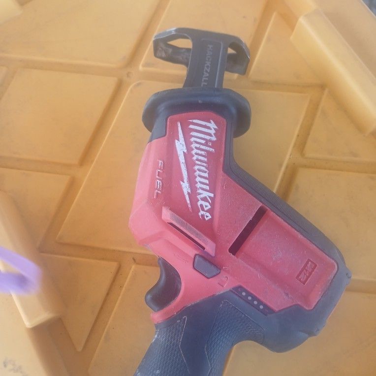 Milwaukee
M12 FUEL 12V Lithium-Ion Brushless Cordless HACKZALL Reciprocating Saw (Tool-Only)