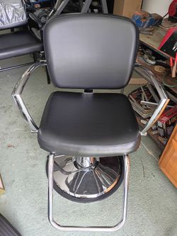 Salon / barber shop chair. Davie FL 33324