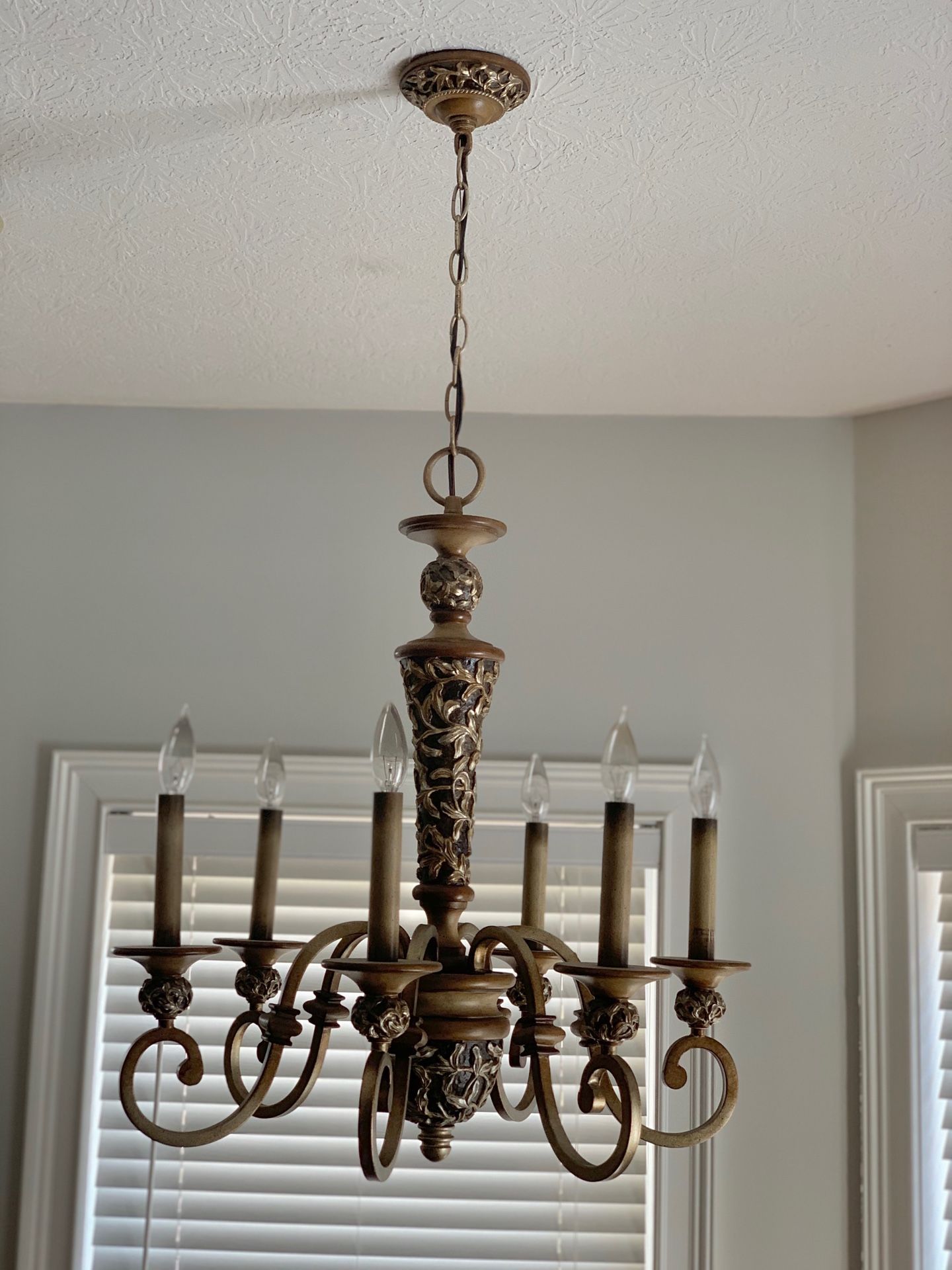 Chandelier pendant lighting and wall decor