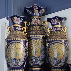 Fine China Porcelain Vintage Japanese Vase Set
