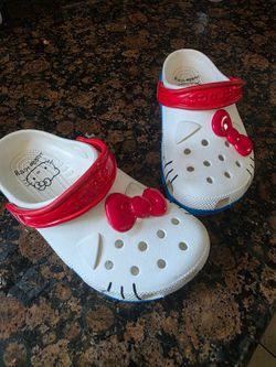 Hello kitty crocs size mens 3 womens 5