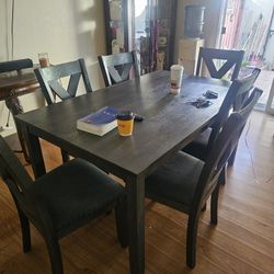 Dinning Table With 6 Chairs 