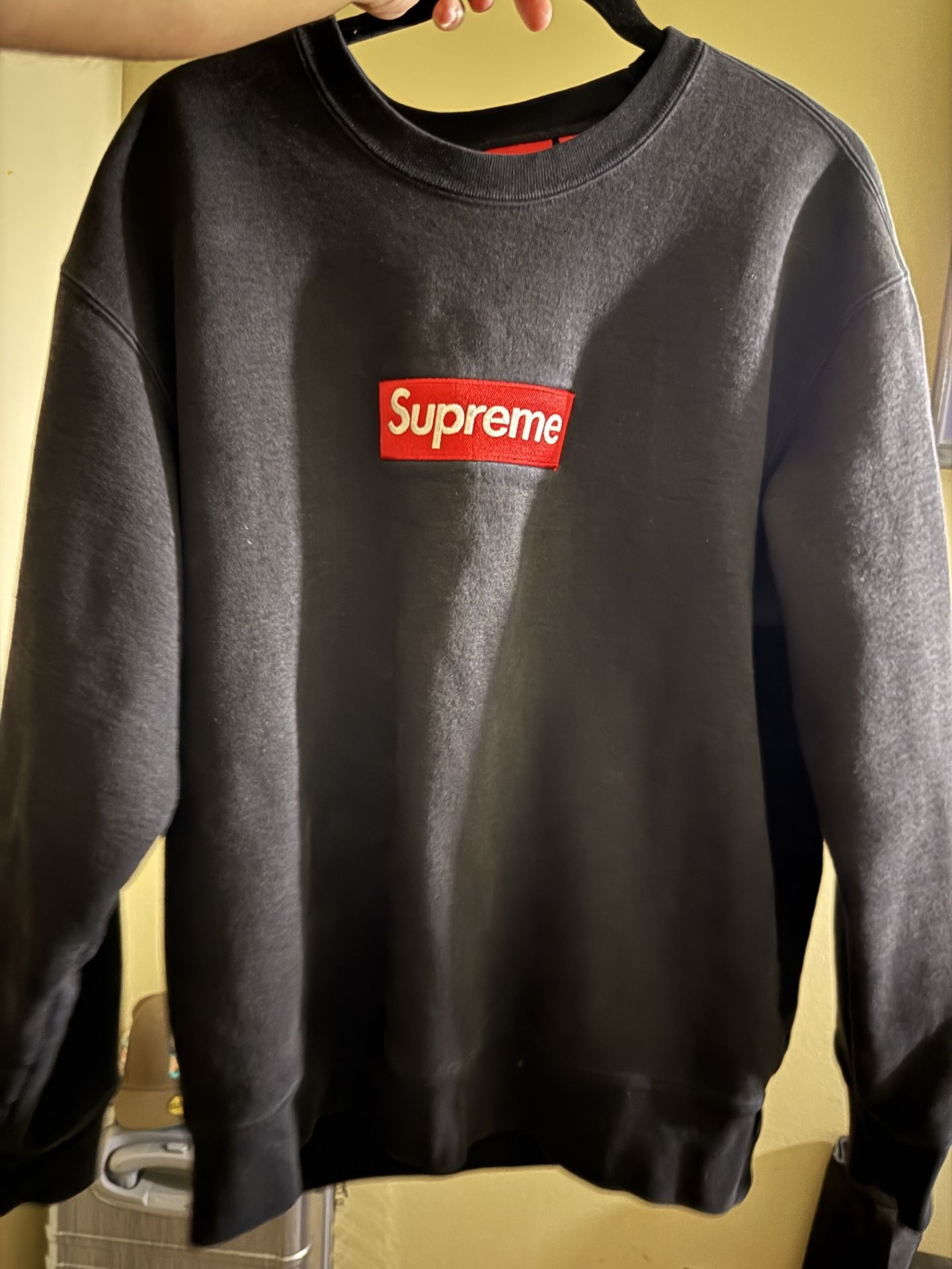 SUPREME CREWNECK