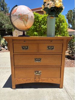 Wood Dresser Chest of Drawers TV Stand Furniture Good Condition