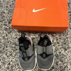 Used Toddler Nike Size 5c Shoes
